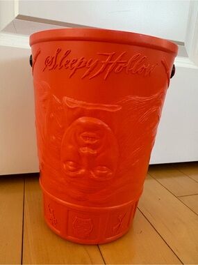 Sleepy Hollow Embossed Orange Souvenir Popcorn Bucket 1999 Tim Burton